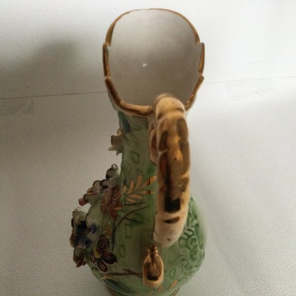 Japanese porcelain water pitcher green with 3D applied flowers gold gilded 8.5" - Picture 4 of 7